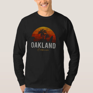 Camiseta Oakland California Retro Surfer Vintage Beach