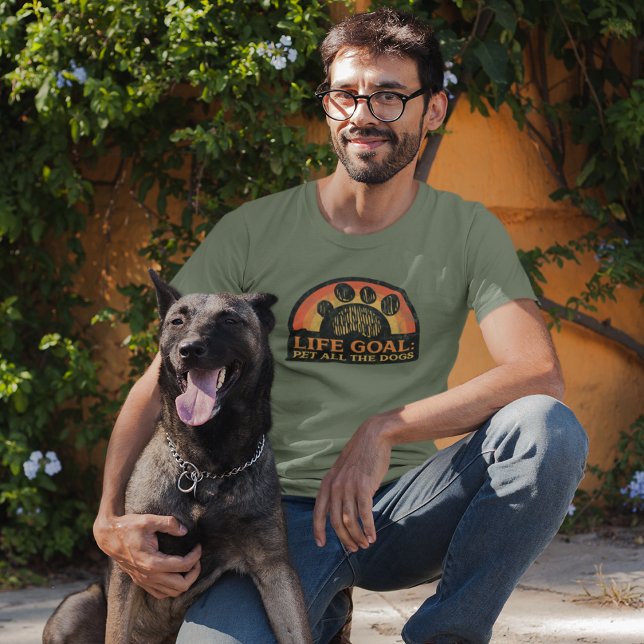 Camiseta Objetivo de Vida Retro Fofocar Todos os Cães Cacho (Criador carregado)