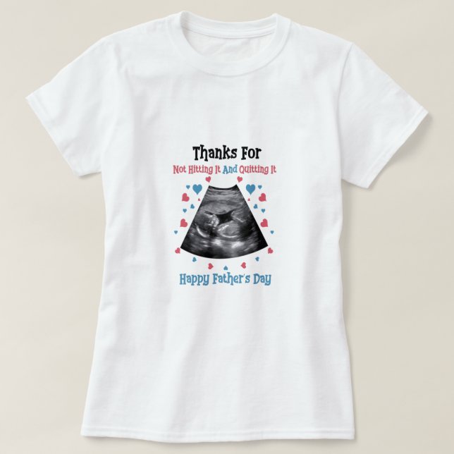 CAMISETA OBRIGADOS POR NÃO ATINGI-LA E COTÁ-LA FELIZ (Frente do Design)