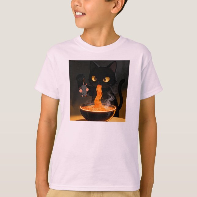 Camiseta Obsidian Cat & Daring Mouse – Midnight Ramen Feast (Frente)
