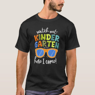 Camiseta Óculos De Sol Cuidado Com O Jardim De Infância Aqu