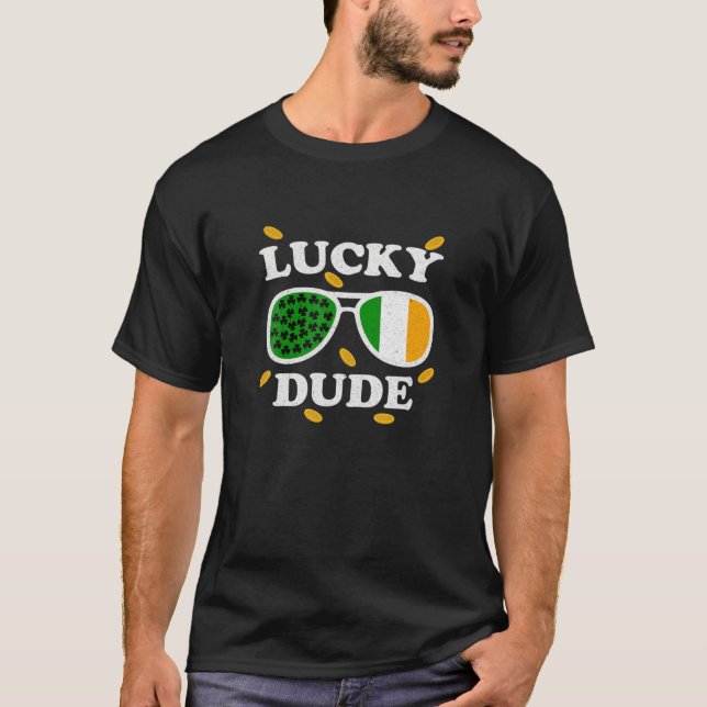 Camiseta Óculos De Sol De Dia de São Patrício Com Shamro (Frente)