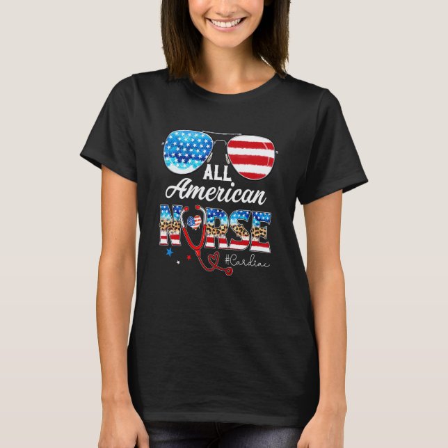 Camiseta Óculos de Sol Enfermeira Cardíaca Totalmente Ameri (Frente)