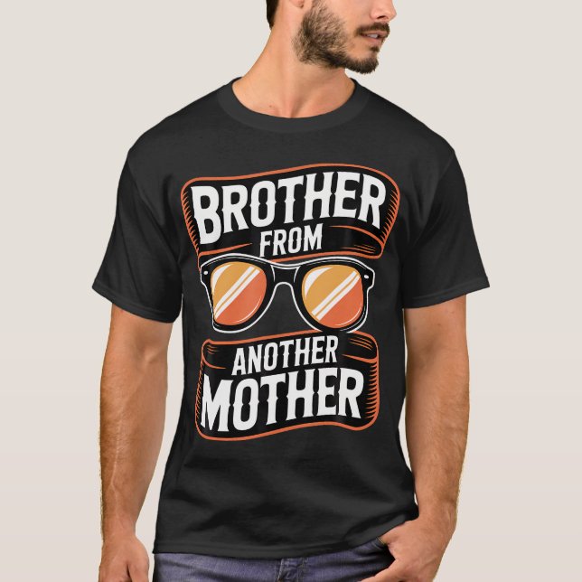 Camiseta Óculos de Sol Irmão de Outra Mãe (Frente)