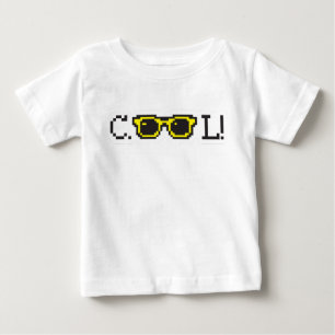 Camiseta Óculos de Sol Pixel Typografia – Retro Y2K