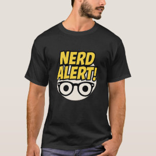Camiseta Óculos Engraçados de Geek Alerta Nerd Design Amare