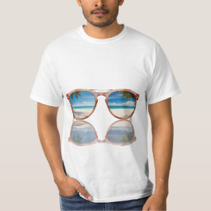 Camiseta Óculos escuros refletindo a cena da praia neste ve