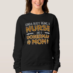 Camiseta Ocupada Sendo Mãe de Cachorro Enfermeira - Mãe Dob