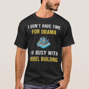 Camiseta Ocupado com Construção de Modelo