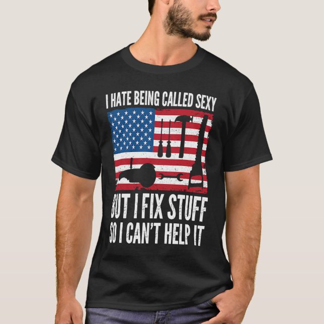 Camiseta Odeio ser chamado de sey, mas conserto coisas de m (Frente)