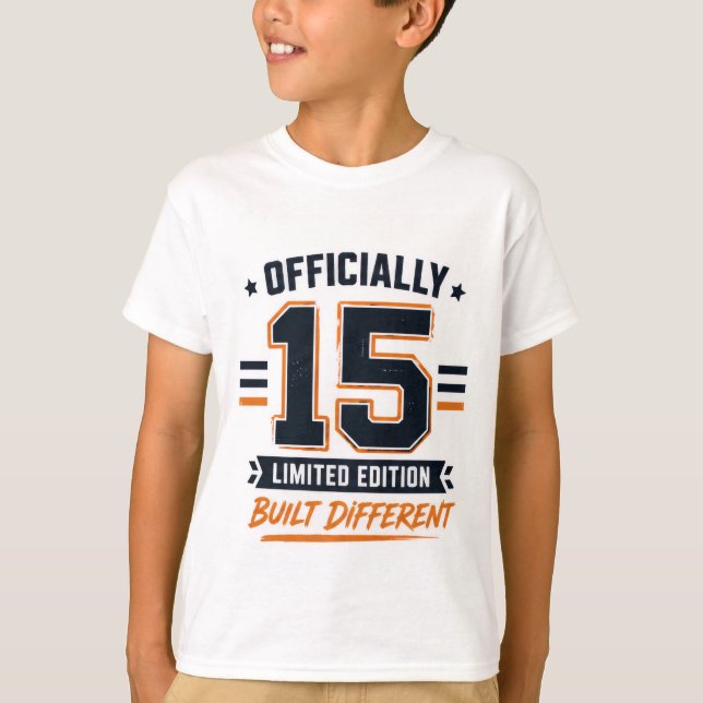 Camiseta Oficialmente 15 Edição Limitada Construída Diferen (Frente)