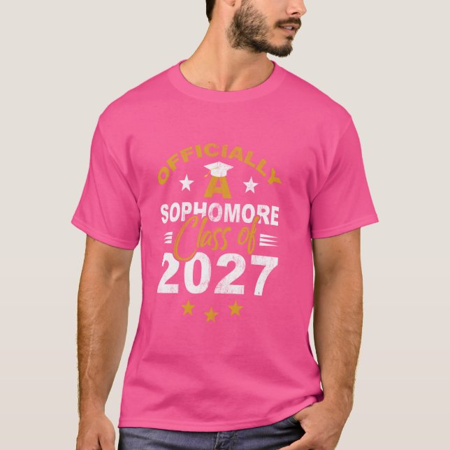 Camiseta Oficialmente Um Formando De Segundo Ano Da Classe  (Frente)