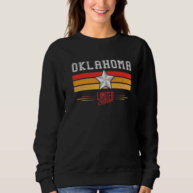 Camiseta Oklahoma State Retro Vintage Stripes Oklahoma Gift (Frente)