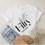 Camiseta Olá 50 anos modernos e elegantes 50 anos<br><div class="desc">Olá,  cinquenta e moderna tipografia mínima simples,  preto e branco,  50ª decoração de festa de aniversário favorece o obrigado do rótulo da garrafa de vinho. Parte de uma coleção contemporânea.</div>