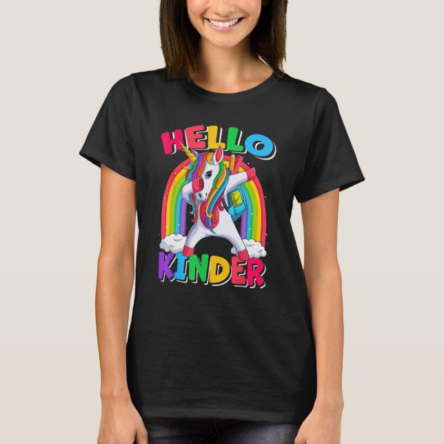 Camiseta Olá Kinder Dabbing Unicórnio Volta às Escolas Cria (Frente)