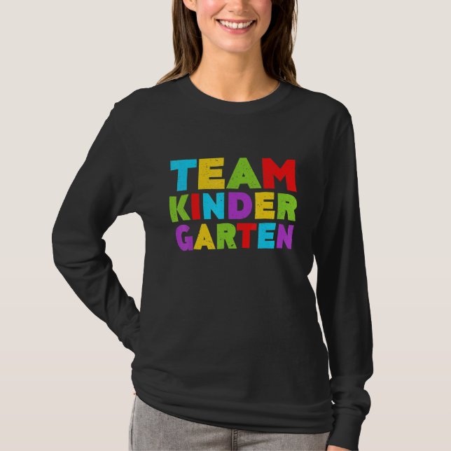Camiseta Olá Kindergarten Team Kinder De Volta Ao Teac Da E (Frente)