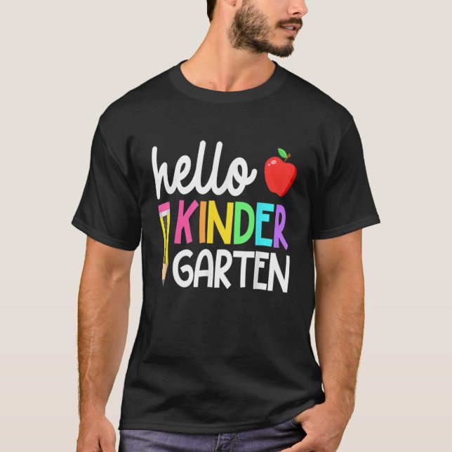 Camiseta Olá Kindergarten Team Kinder De Volta Ao Teac Da E (Frente)
