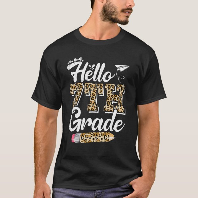 Camiseta Olá, Leopardo 7, De Volta À Escola No Primeiro Dia (Frente)