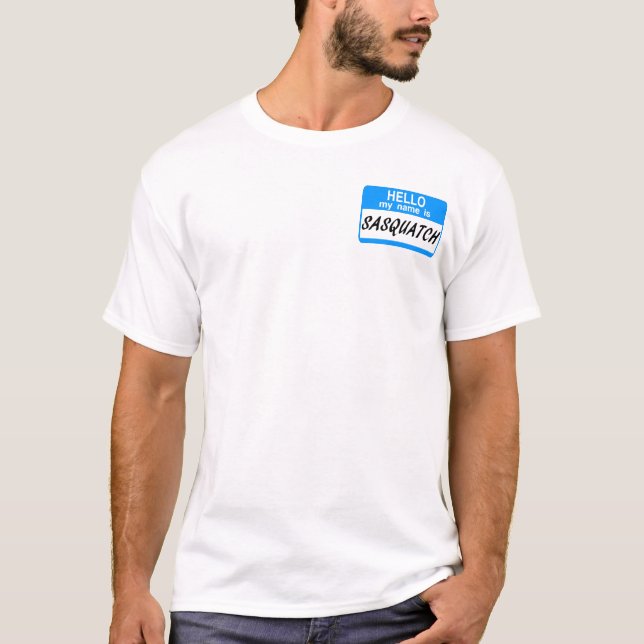 Camiseta Olá! nome de etiqueta Sasquatch (Frente)