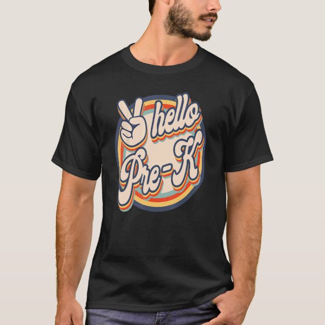 Camiseta Olá Pré K Squad Primeiro Dia do Retro Escolar (Frente)