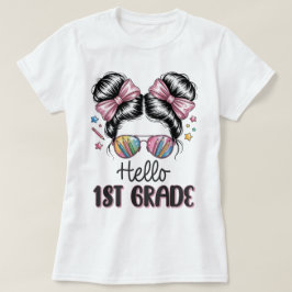Camiseta Olá Professora do Primeiro Ano Laço de Lápis Coque