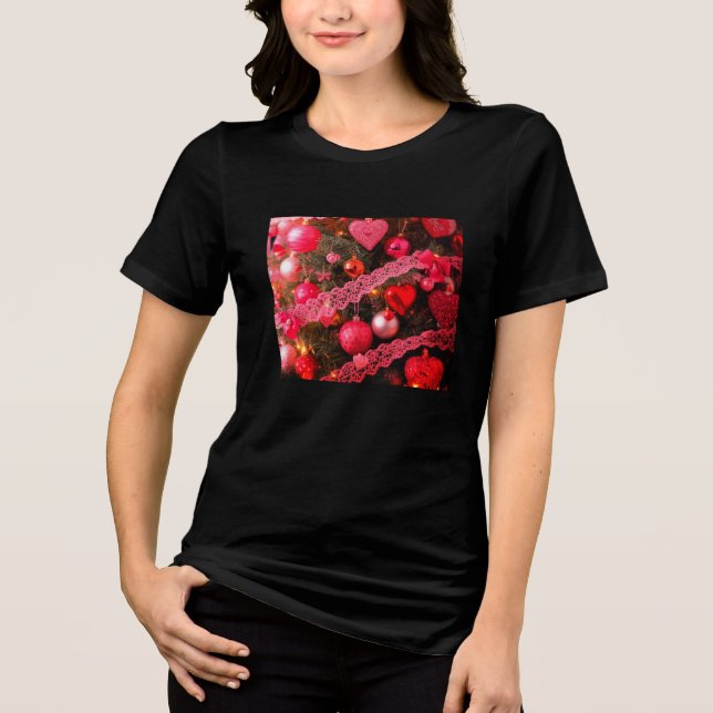 Camiseta Old-Fashioned Retro Valentine Tree on Cozy Black  (Frente)