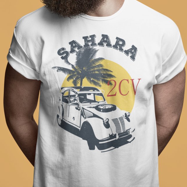 Camiseta Oldtimer 2cv Ente Sahara (2CV Sahara Clock in White with a Dark Grey Yellow and Red Nature Illustration)