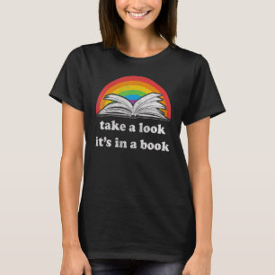 Camiseta Olhe, está em um livro lendo Vintage Rainbow