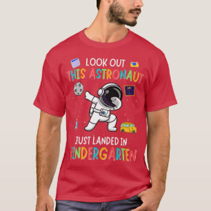 Camiseta Olhem Para O Jardim De Infância Borrando Astronaut