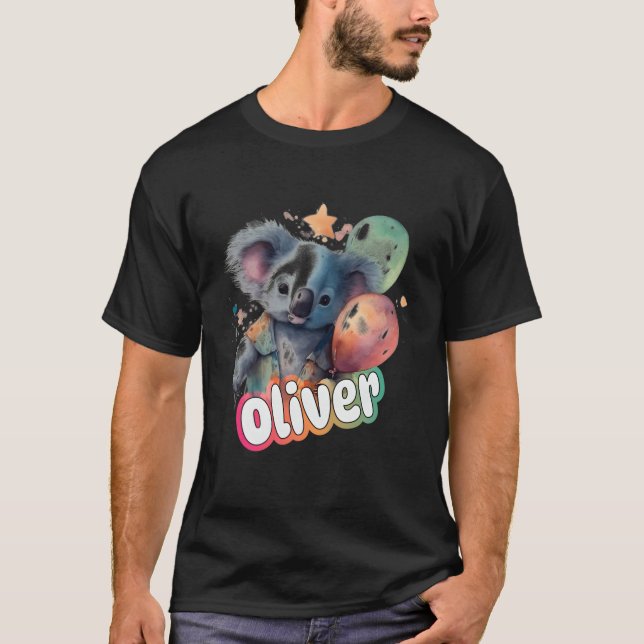 Camiseta Oliver - Nome De Menino Bonito Com Koala Cute (Frente)