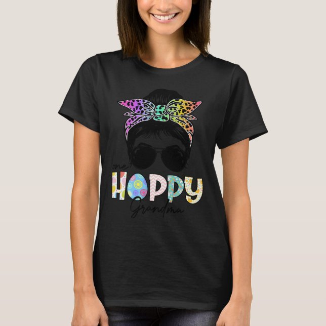 Camiseta One Hoppy Grandma Leopard Messy Bun Easter Day (Frente)
