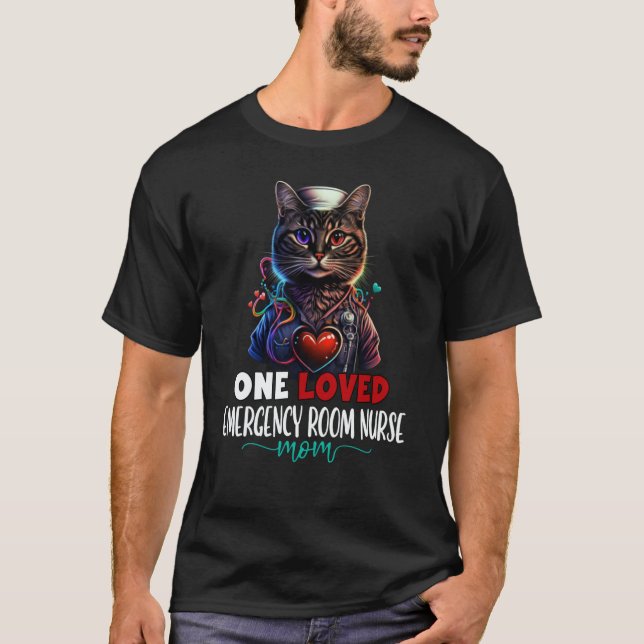 Camiseta One Loved Emergency Room Nurse Mom Cat ER Nurse Mo (Frente)
