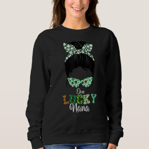 Camiseta One Lucky Nana Messy Bun Rua Patricku2019s Day App