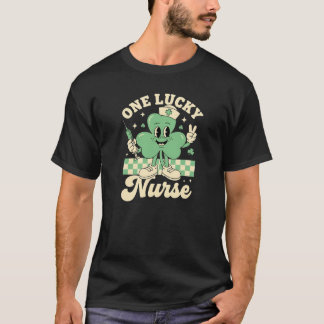 Camiseta One Lucky Nurse Retro Shamrock Mascot Art