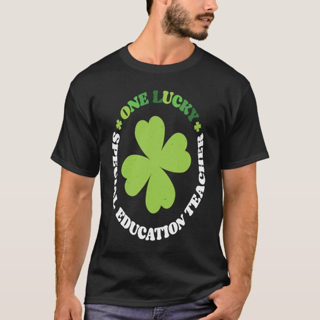 Camiseta One Lucky Special Education Teacher C St Patrick's (Frente)