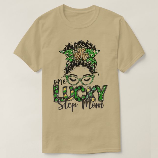 Camiseta One Lucky Step Mom St  (Frente do Design)