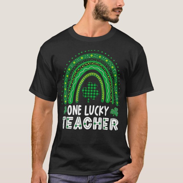 Camiseta One Lucky Teacher Rainbow St Patricku2019s Day App (Frente)