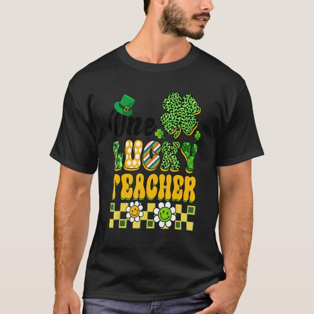 Camiseta One Lucky Teacher St Patricks Day Teacher Groovy V (Frente)