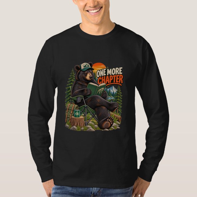 Camiseta One More Chapter Bear Reading Long Sleeve Shirt (Frente)