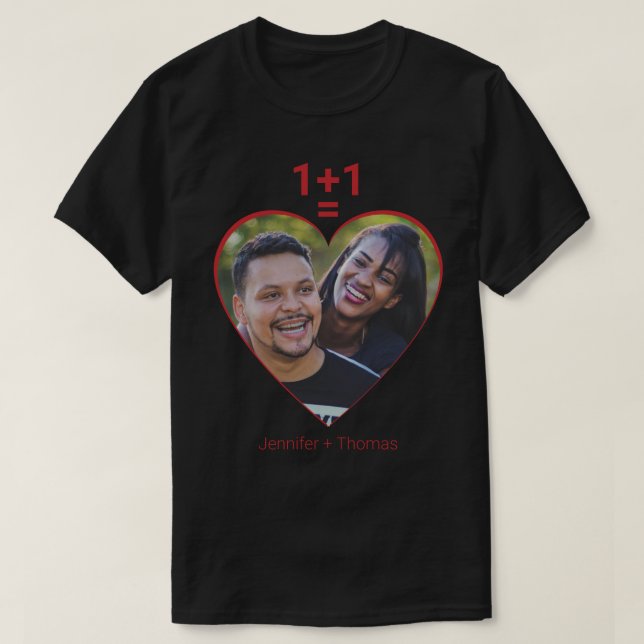 Camiseta One Plus One Igual a Love, Red Heart, Foto Persona (Frente do Design)