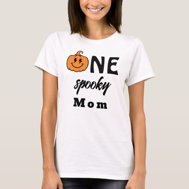 Camiseta One Spooky Mom Halloween Matching Family (Frente)