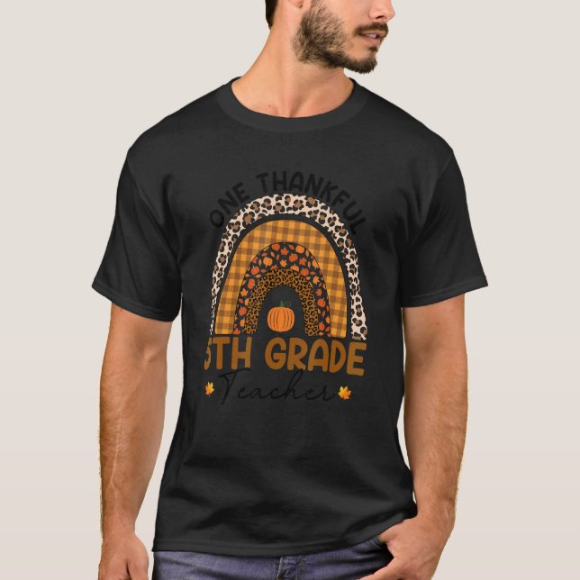 Camiseta One Thankful 5th Grade Teacher Rainbow Leopard Tha (Frente)