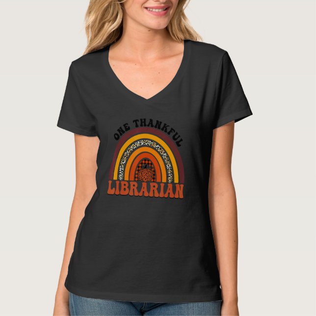 Camiseta One Thankful Librarian Teacher Rainbow Leopard Ret (Frente)