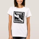 Camiseta opal tradicional do 24.º aniversário de casamento<br><div class="desc">Se quiser ajuda para personalizar este design, use o botão Perguntar a este designer, logo abaixo deste texto. Um design preto e branco para comemorar seu 24º, 24 anos de aniversário de casamento. Um exemplo de marido e mulher de mãos dadas. O texto lê opal, que é um presente tradicional...</div>