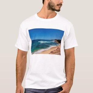 Camiseta Opinião aérea os turistas que andam na praia