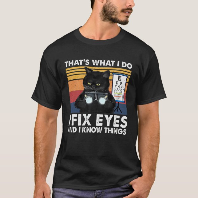 Camiseta Óptico Gato Preto É Isso Que Eu Faço Corrigir Olho (Frente)