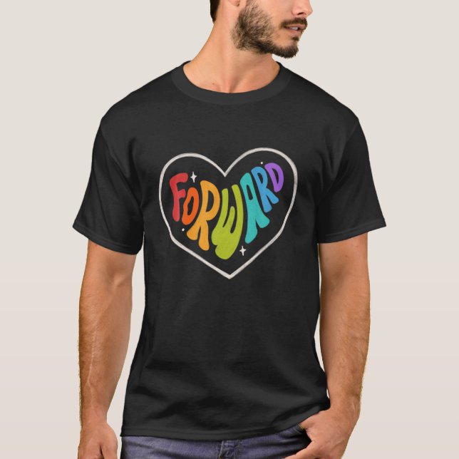 Camiseta Orgulho Coração Arco-Íris Gráfico LGBTQ Igual (Frente)