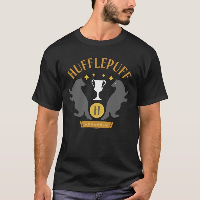 Camiseta Orgulho da Casa HUFFLEPUFF™ com Gráfico de Texugo  (Frente)