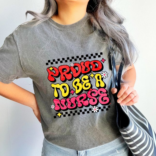 Camiseta Orgulho de ser um presente de apreciação da Enferm (Criador carregado)