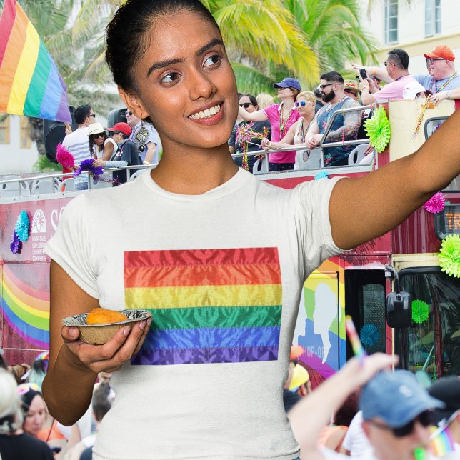 Camiseta Orgulho gay Clássico Faux Silk Rainbow Flag LGBTQ  (Criador carregado)